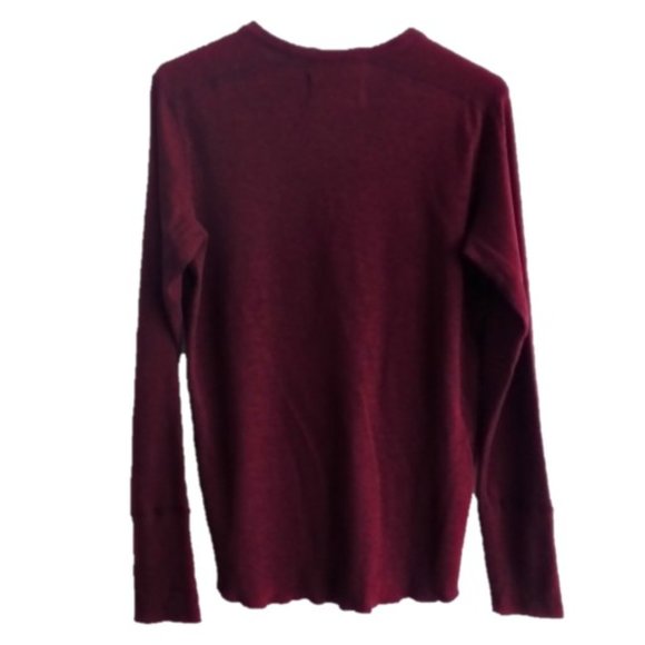 WINGS AND HORNS Base Long Sleeve Henley READ - small hole - Picture 9 of 16